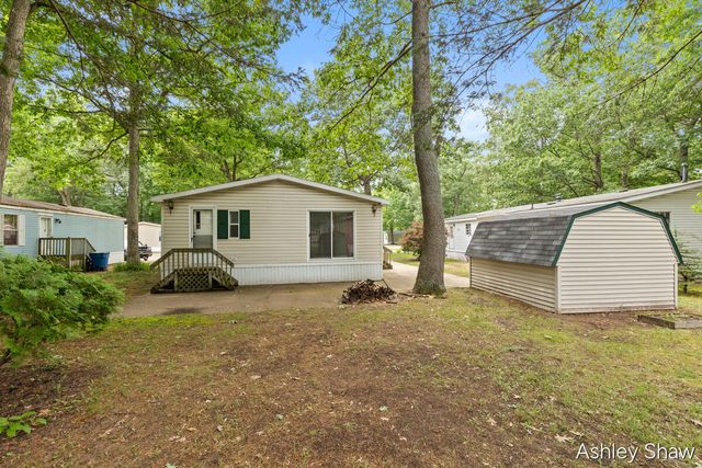 13566 Pinewood Drive, Grand Haven Twp, MI 49417