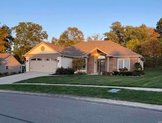 230 Broadmore Circle, Angola, IN 46703