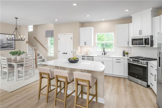 118 Ryker RD W, Moyock, NC 27958