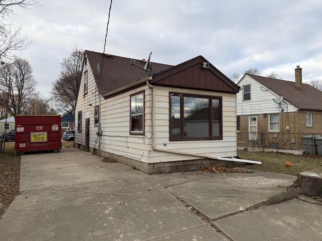 5318 N 61st STREET, Milwaukee, WI 53218