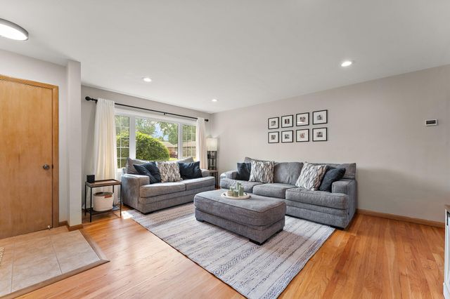 8128 Jackson Avenue, Munster, IN 46321