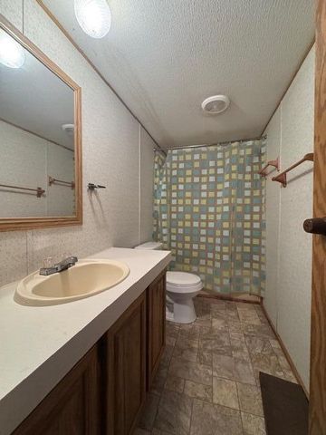 7353 S 108th Avenue, Rothbury, MI 49452