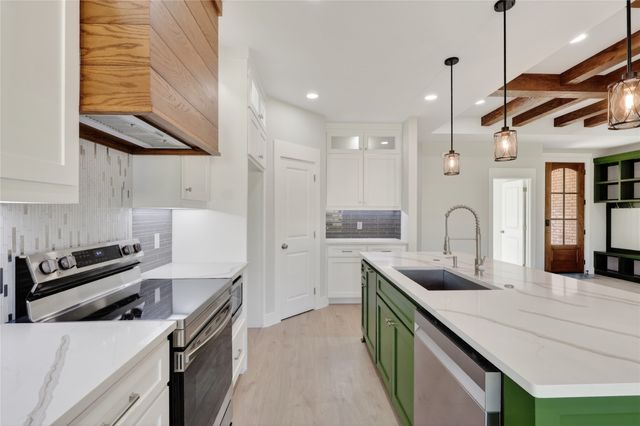 308 Backlash Drive, Gun Barrel City, TX 75156
