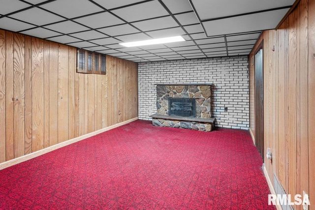 4234 9TH Street, Rock Island, IL 61201