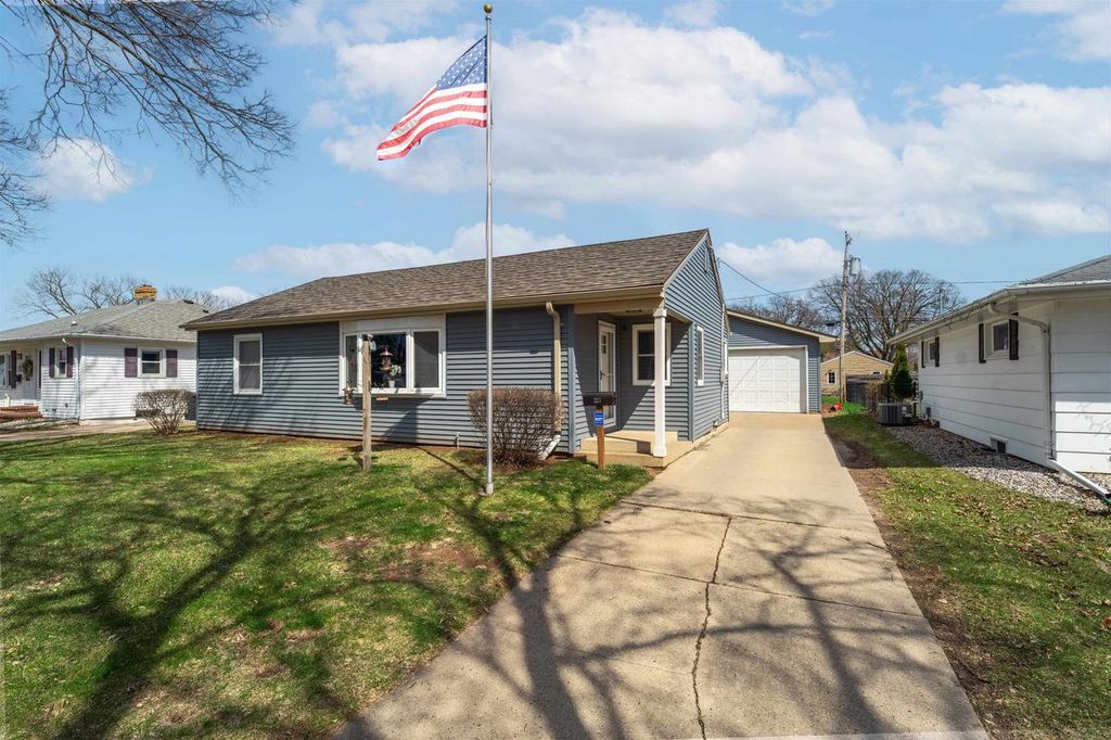 227 S MATTHEW STREET, Kimberly, WI 54136