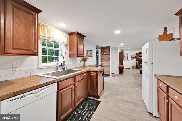 403 W 28TH DIVISION HWY, Lititz, PA 17543