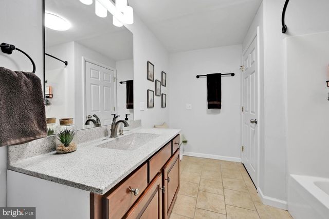 403 W 28TH DIVISION HWY, Lititz, PA 17543