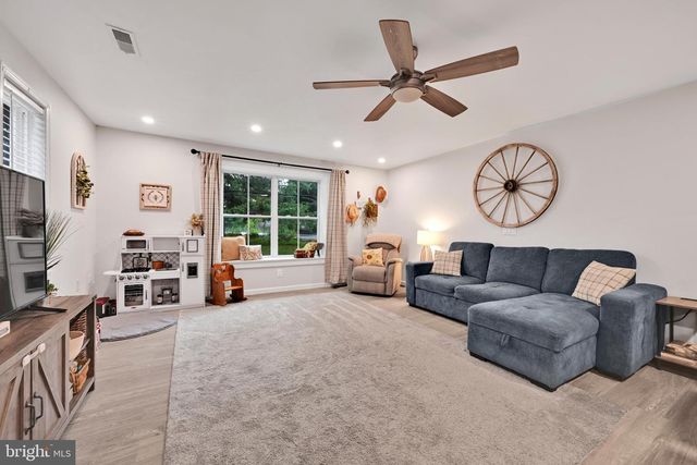 403 W 28TH DIVISION HWY, Lititz, PA 17543