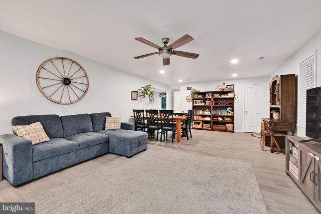 403 W 28TH DIVISION HWY, Lititz, PA 17543