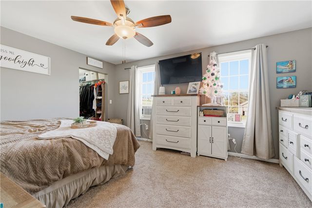 34 Cherry Farm Ln, Dunbar, PA 15431