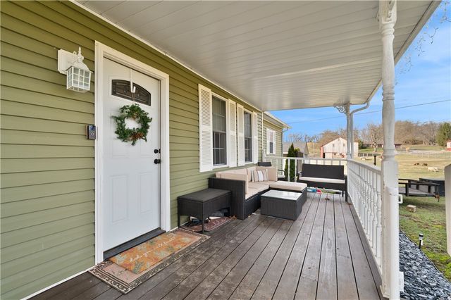 34 Cherry Farm Ln, Dunbar, PA 15431