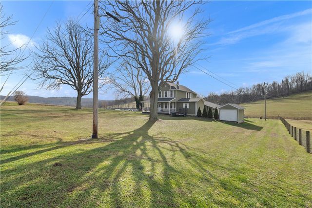 34 Cherry Farm Ln, Dunbar, PA 15431