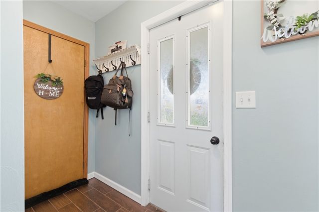 34 Cherry Farm Ln, Dunbar, PA 15431