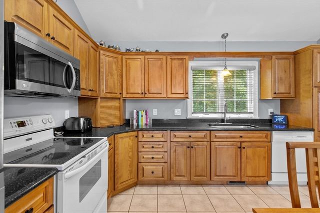 235 Carver Rd 3, Plymouth, MA 02360