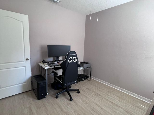 10120 HAWK STORM AVENUE, Tampa, FL 33610