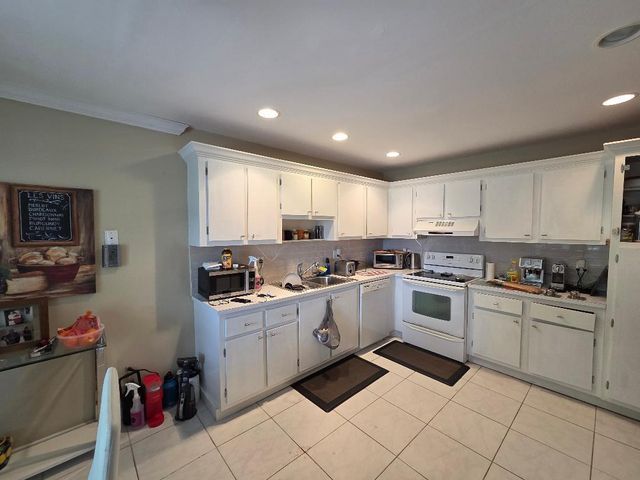 1521 NW 19th Terrace 204, Delray Beach, FL 33445