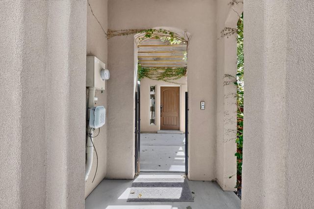 1704 Band Saw Place NW, Albuquerque, NM 87104