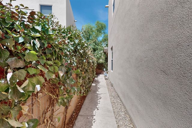 1704 Band Saw Place NW, Albuquerque, NM 87104