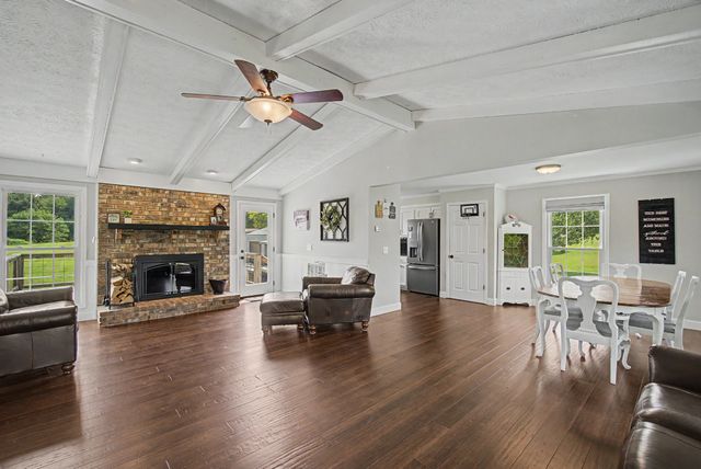 356 Lee Rd, Cottontown, TN 37048