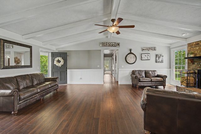 356 Lee Rd, Cottontown, TN 37048