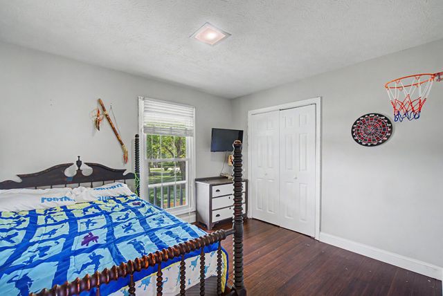 356 Lee Rd, Cottontown, TN 37048