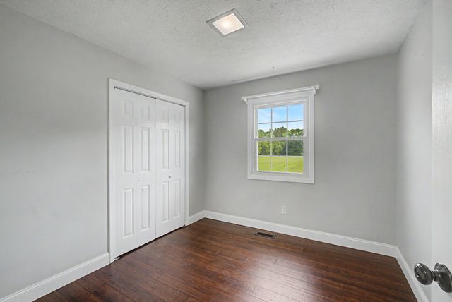 356 Lee Rd, Cottontown, TN 37048