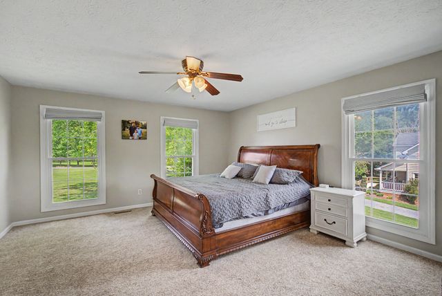 356 Lee Rd, Cottontown, TN 37048