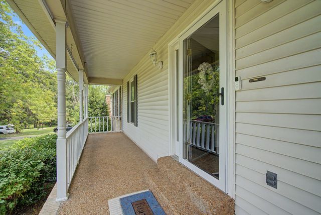 356 Lee Rd, Cottontown, TN 37048