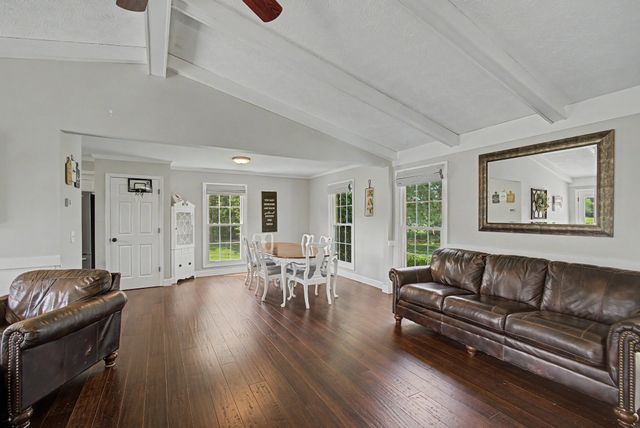 356 Lee Rd, Cottontown, TN 37048