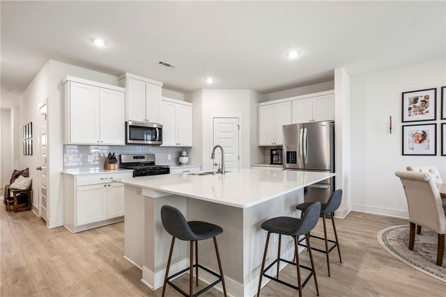 2000 Hahn Street, Pea Ridge, AR 72751