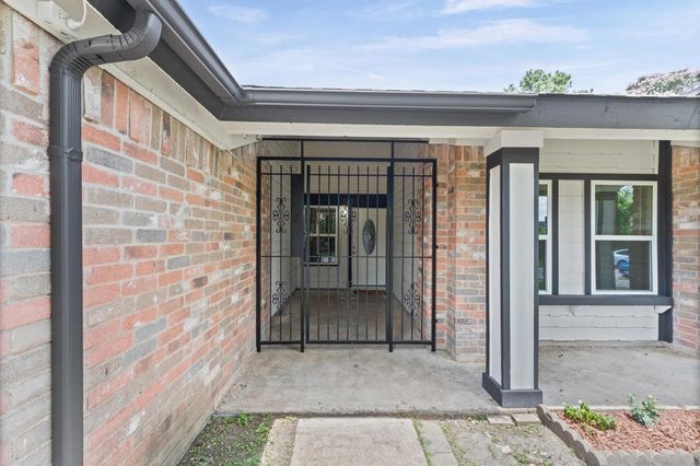 11335 Bayou Place Lane, Houston, TX 77099