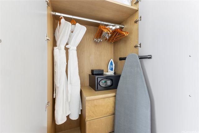 383 KALAIMOKU Street 2012, Honolulu, HI 96815