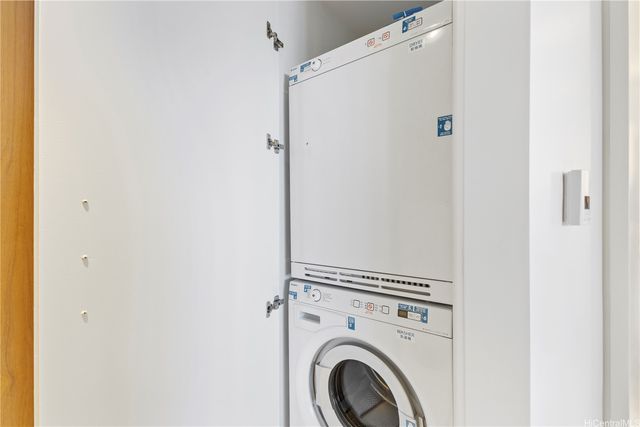 383 KALAIMOKU Street 2012, Honolulu, HI 96815