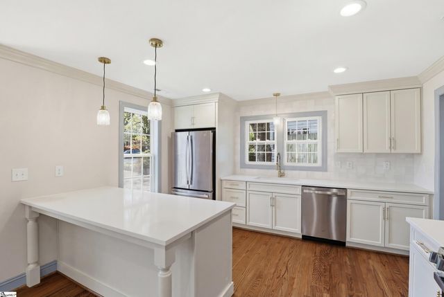 4 Wembley Road, Greenville, SC 29607