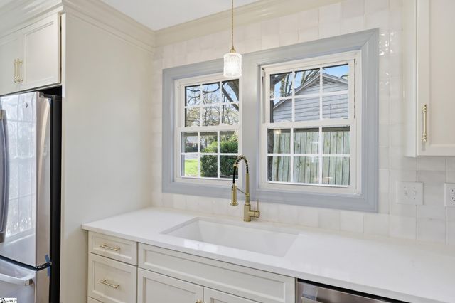 4 Wembley Road, Greenville, SC 29607