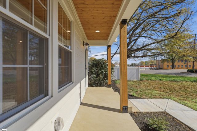 4 Wembley Road, Greenville, SC 29607