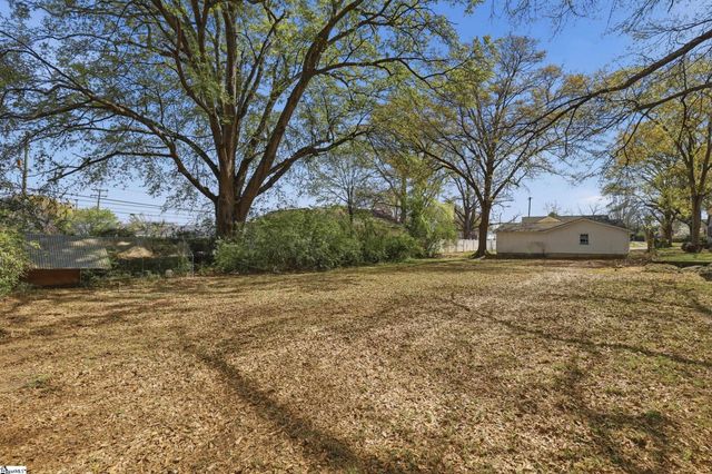 4 Wembley Road, Greenville, SC 29607