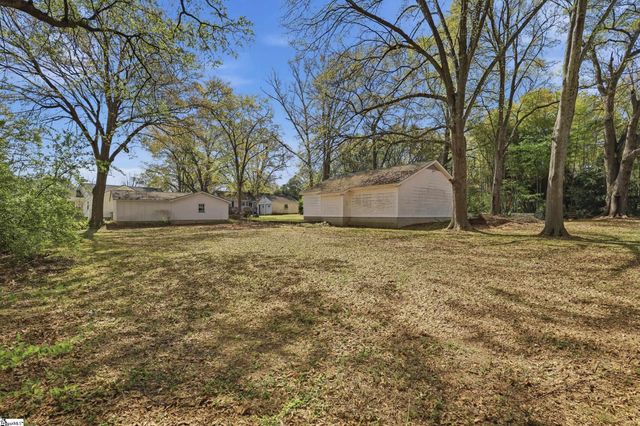 4 Wembley Road, Greenville, SC 29607