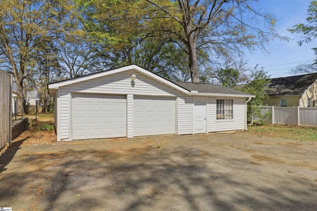 4 Wembley Road, Greenville, SC 29607