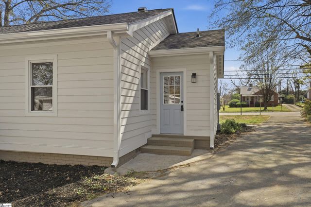 4 Wembley Road, Greenville, SC 29607