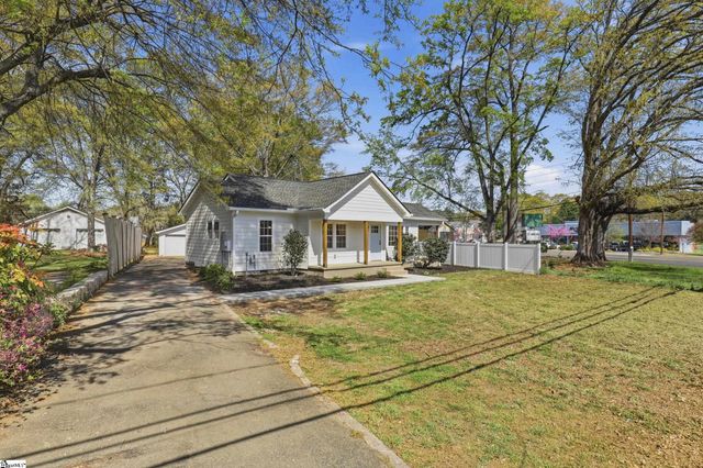 4 Wembley Road, Greenville, SC 29607