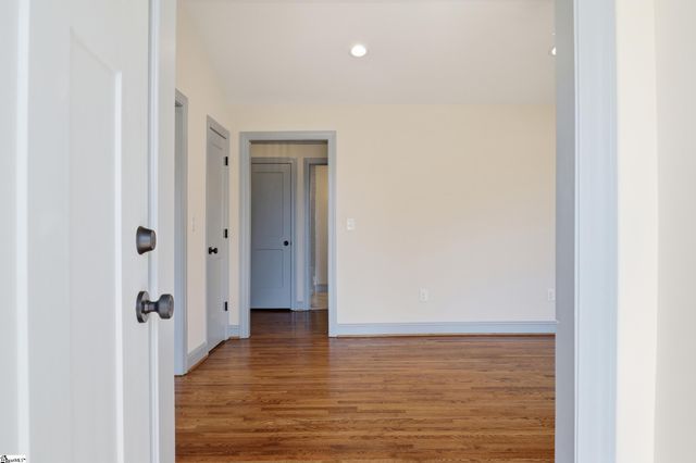 4 Wembley Road, Greenville, SC 29607