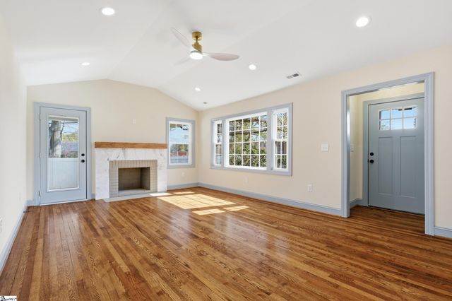 4 Wembley Road, Greenville, SC 29607