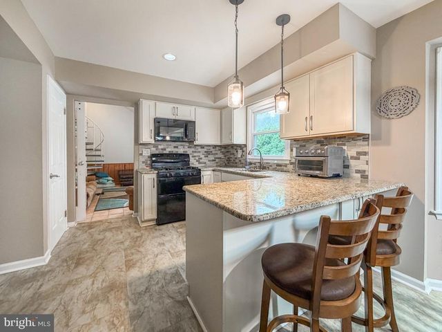 29 ADDINGTON DR, Feasterville Trevose, PA 19053