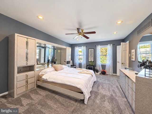 29 ADDINGTON DR, Feasterville Trevose, PA 19053