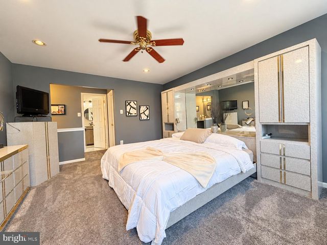 29 ADDINGTON DR, Feasterville Trevose, PA 19053