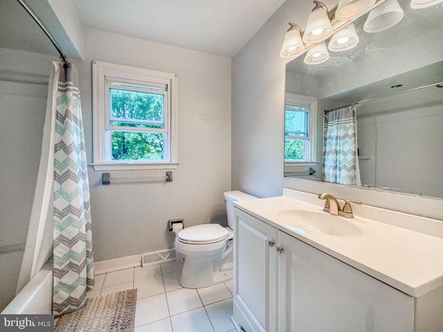29 ADDINGTON DR, Feasterville Trevose, PA 19053