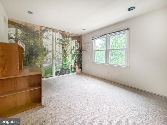 29 ADDINGTON DR, Feasterville Trevose, PA 19053
