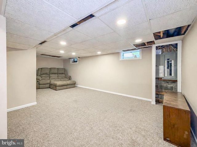 29 ADDINGTON DR, Feasterville Trevose, PA 19053