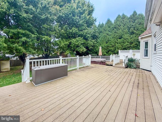 29 ADDINGTON DR, Feasterville Trevose, PA 19053